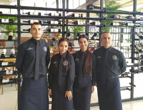Uniformes chefs y brigada de cocina
